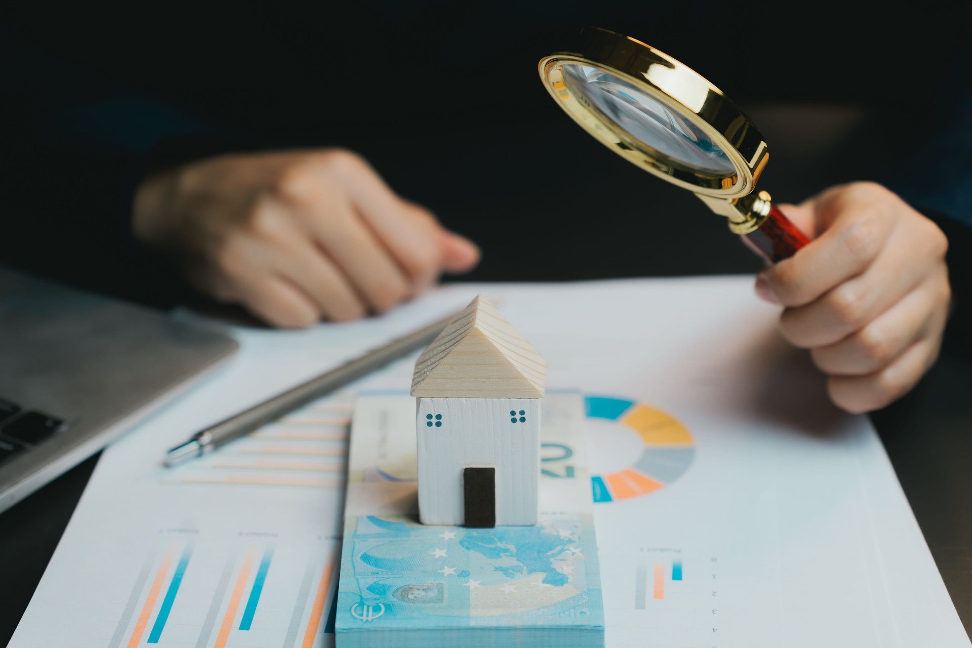 Examination of Real Estate Investment with Miniature House Model